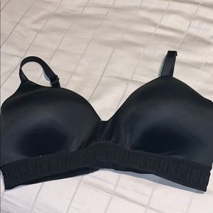 VS Wear Everywhere Lightly Lined Bra